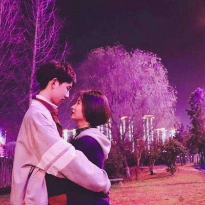 优质高清情侣头像 你痴情就是别人的负担