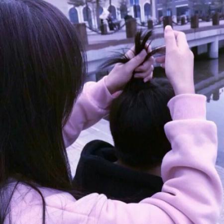 情侣头像一眼就能看出来 在有感情的日子里最幸福了
