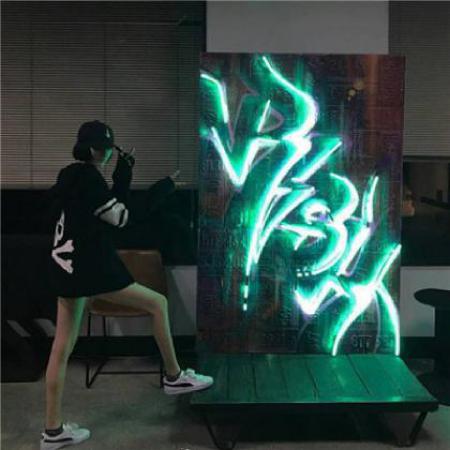 情侣头像两张一人一张真人 我的小哥哥不是很帅
