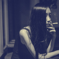 女生抽烟喝酒头像 颓废喝酒抽烟堕落的女生图片头像