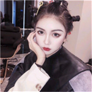 丸子头女生头像,这个季节最适合丸子头了