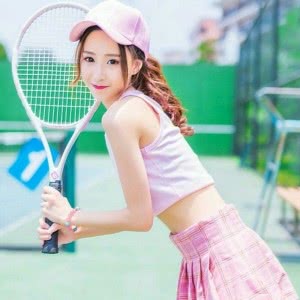 迷人的网球少女头像图片 可爱和温柔