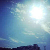 蓝天白云风景头像图片,白云在烈日的照射下