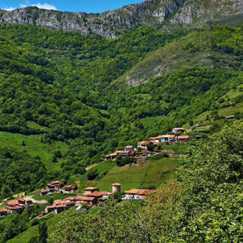 山清水秀的西班牙阿斯图里阿斯省风景图片