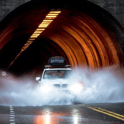 风景头像，阴暗的公路隧道图片