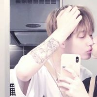 伤感一点的情侣头像,我总是经营不好感情,只是因为心中只有自己